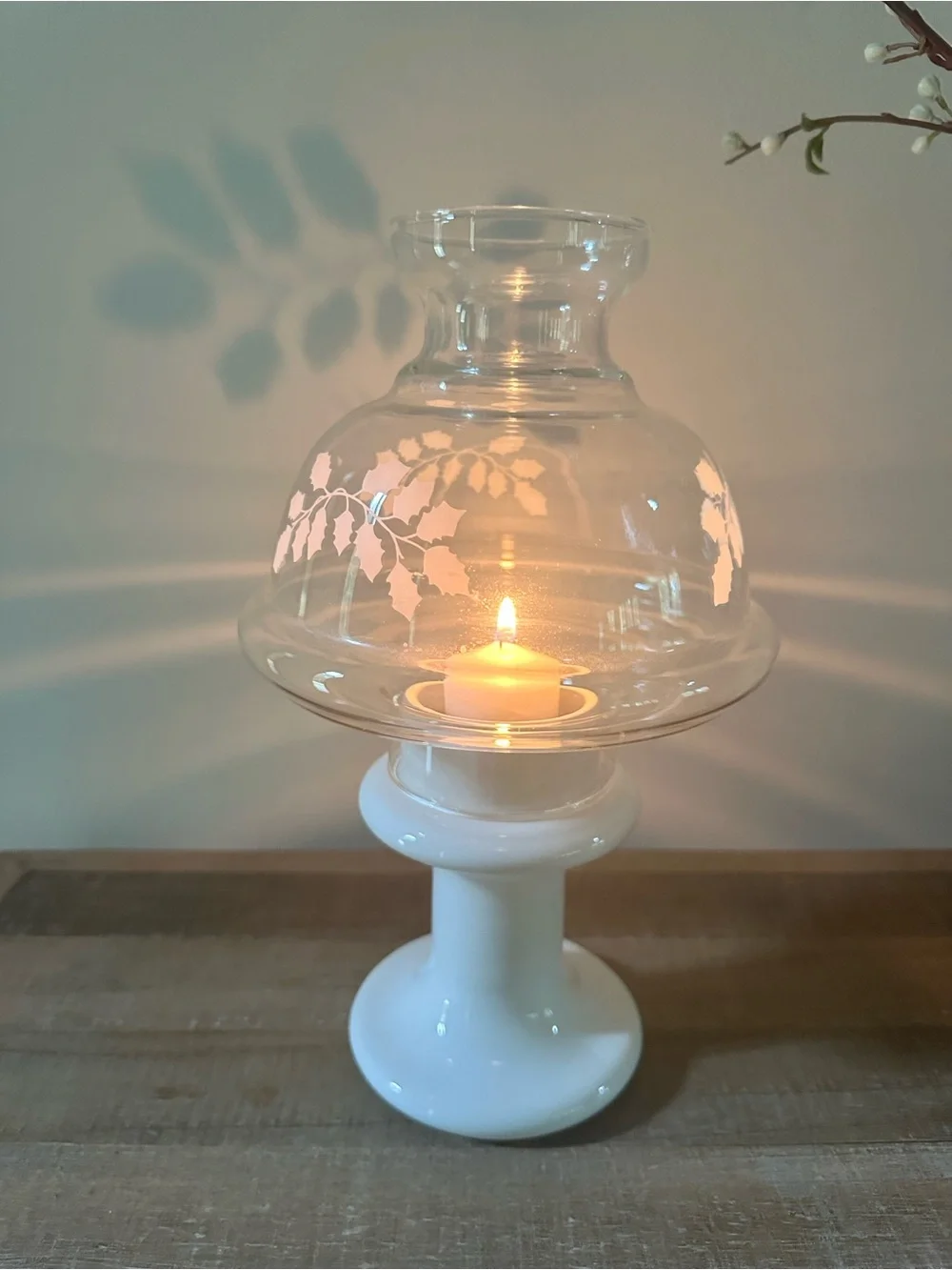 Vintage Style Glass Hurricane Candle Fairy Lamp White Base Simple Leaf Design